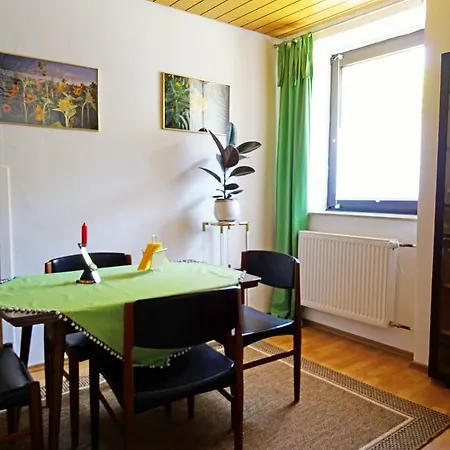 Ferienwohnung Haus Lehmgefuehl 特里尔