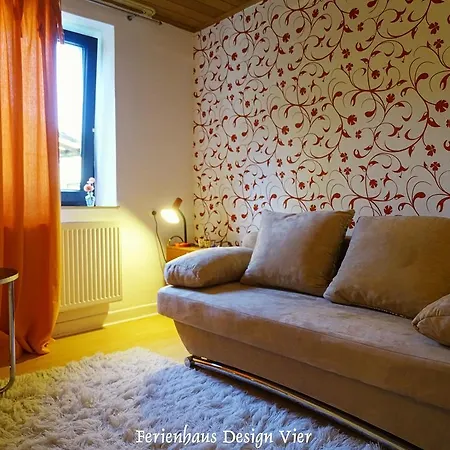 度假居 Ferienwohnung Haus Lehmgefuehl 特里尔