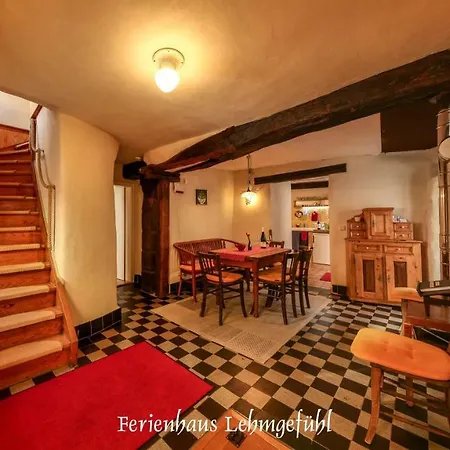 Ferienwohnung Haus Lehmgefuehl 特里尔